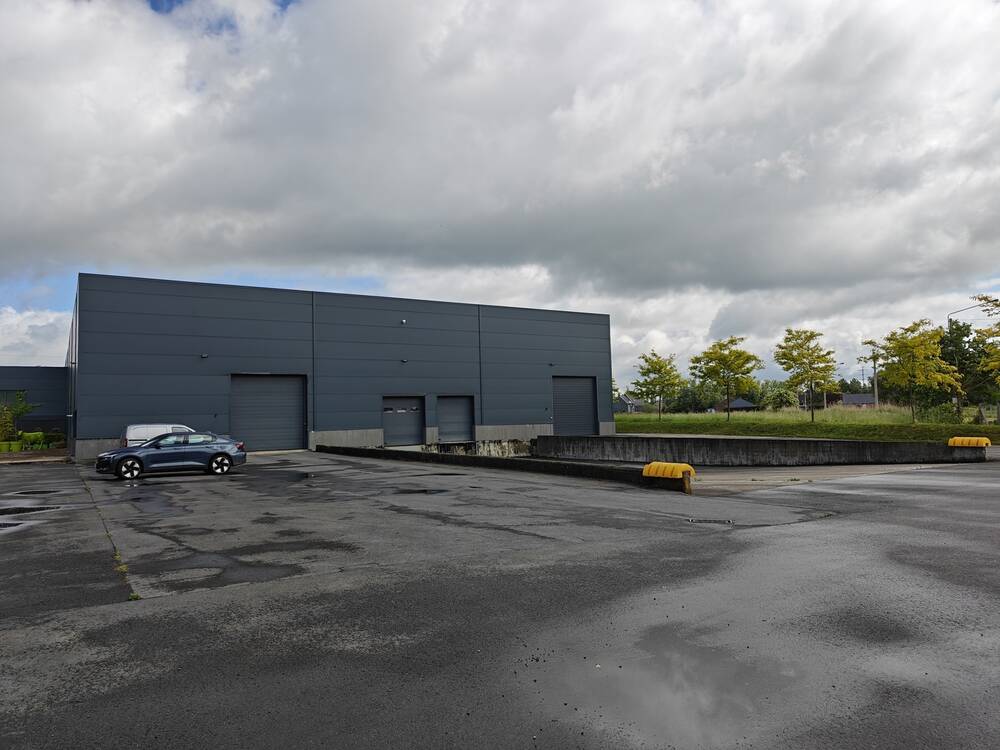 Commerce à louer à Deux-Acren 7864 1000.00€ chambres 330.00m² - annonce 511450
