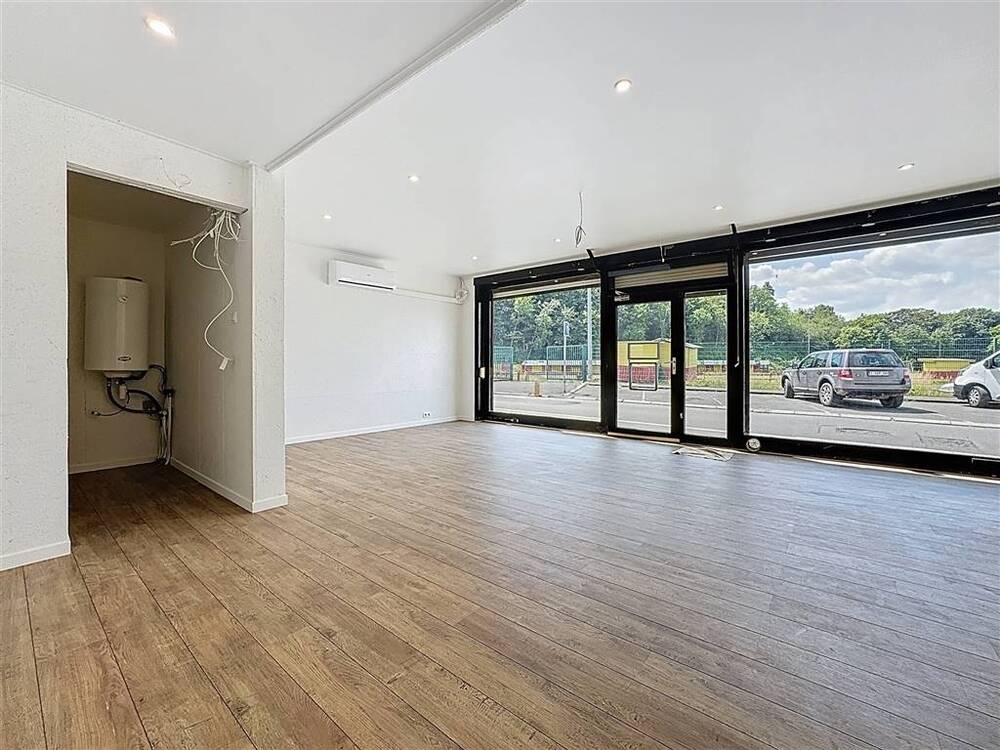 Commerce à  à Colfontaine 7340 650.00€  chambres 45.00m² - annonce 513684