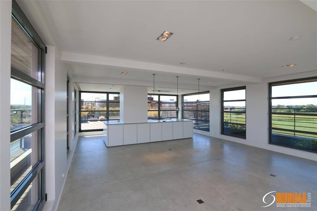 Penthouse à à Uccle 1180 2750.00€ 3 chambres 240.00m² - annonce 517910