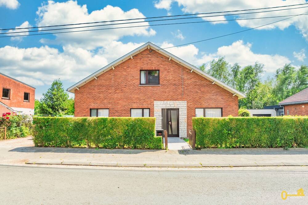 Villa à vendre à Strépy-Bracquegnies 7110 249000.00€ 5 chambres 198.00m² - annonce 515576