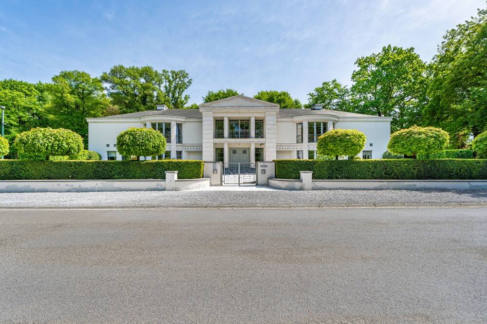 Maison à vendre à Montigny-le-Tilleul 6110 1650000.00€ 7 chambres 813.00m² - annonce 518954