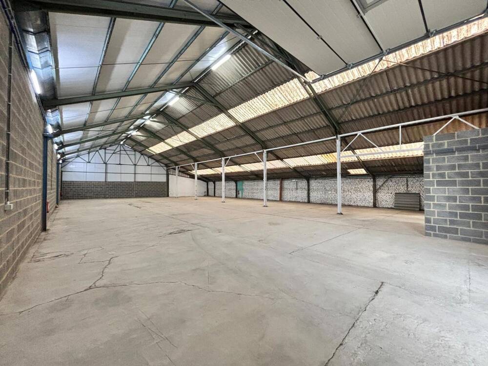 Commerce à louer à Manage 7170 1700.00€ chambres 600.00m² - annonce 519692