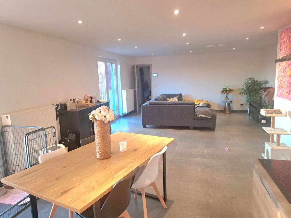 Immeuble de rapport - Immeuble à appartement à vendre à Leval-Trahegnies 7134 259000.00€ 3 chambres 260.00m² - annonce 522579