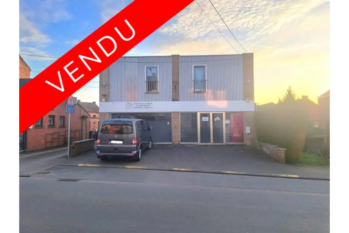 Immeuble de rapport - Immeuble à appartement à vendre à Leval-Trahegnies 7134 259000.00€ 3 chambres 260.00m² - annonce 522579
