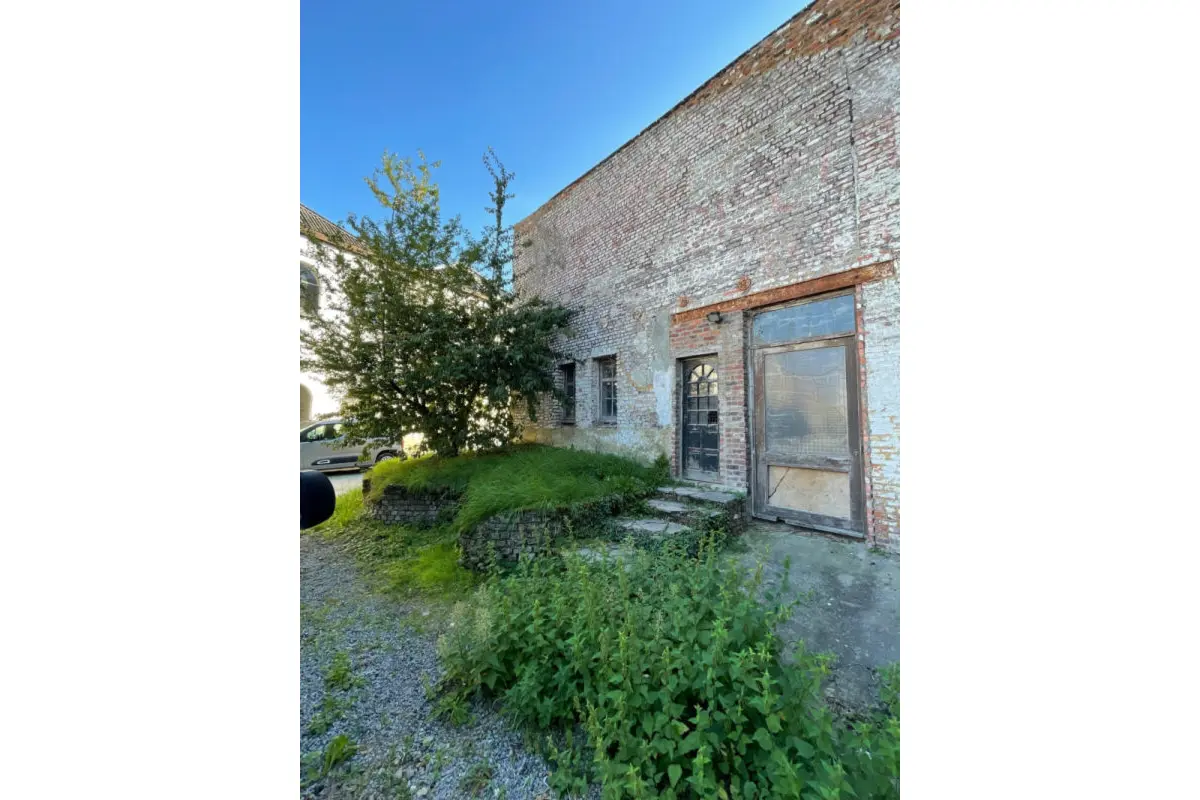 Commerce à vendre à Braine-le-Comte 7090 149500.00€  chambres 225.00m² - annonce 522574