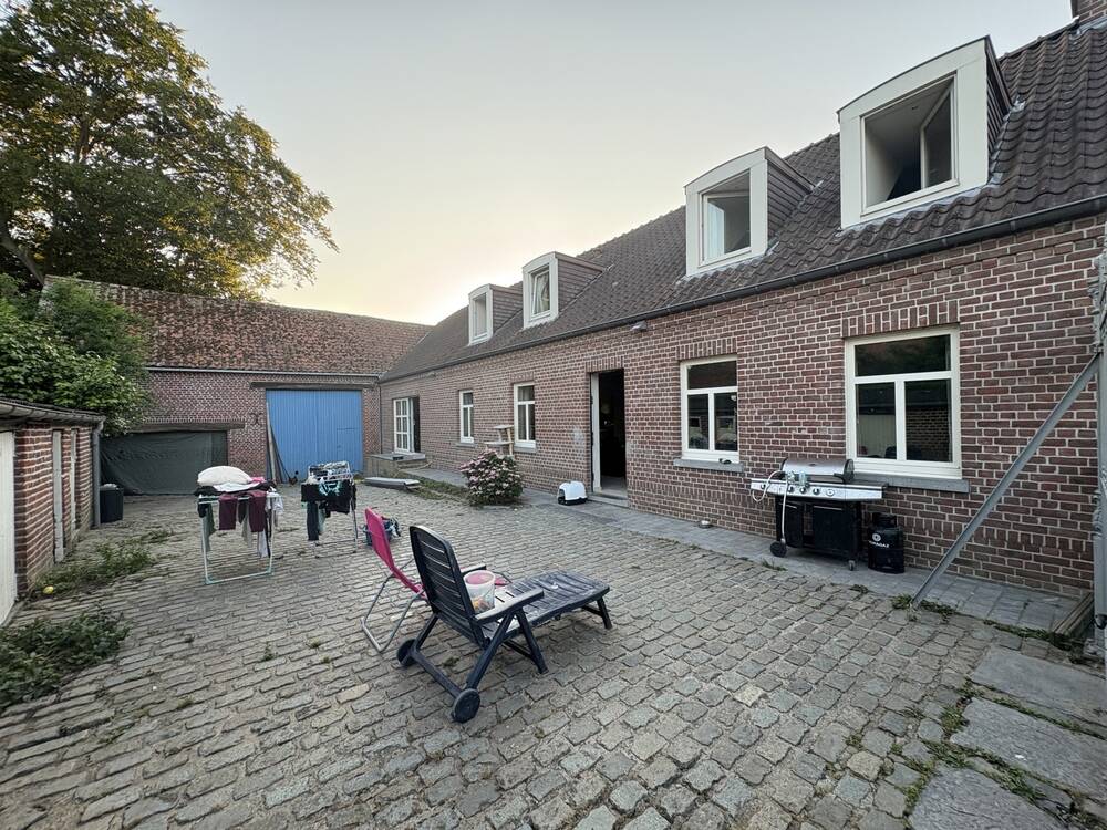 Maison à louer à Leuze-en-Hainaut 7900 1500.00€ 3 chambres 266.00m² - annonce 523269