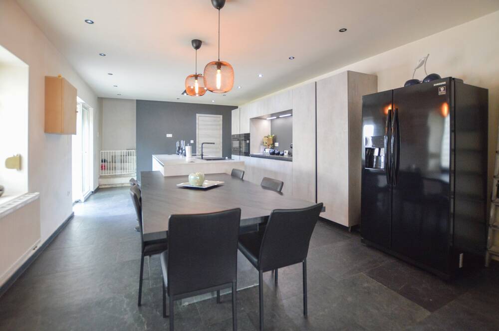 Maison à vendre à Châtelet 6200 199000.00€ 3 chambres 135.00m² - annonce 524647