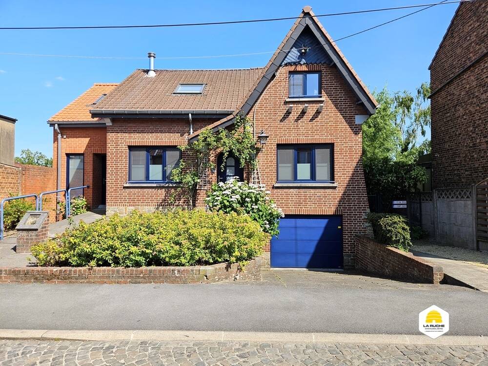 Maison à vendre à Monceau-sur-Sambre 6031 350000.00€ 5 chambres 210.00m² - annonce 524986