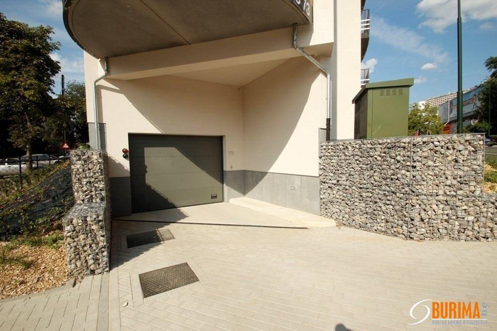 Parking à à Forest 1190 100.00€ chambres m² - annonce 528104