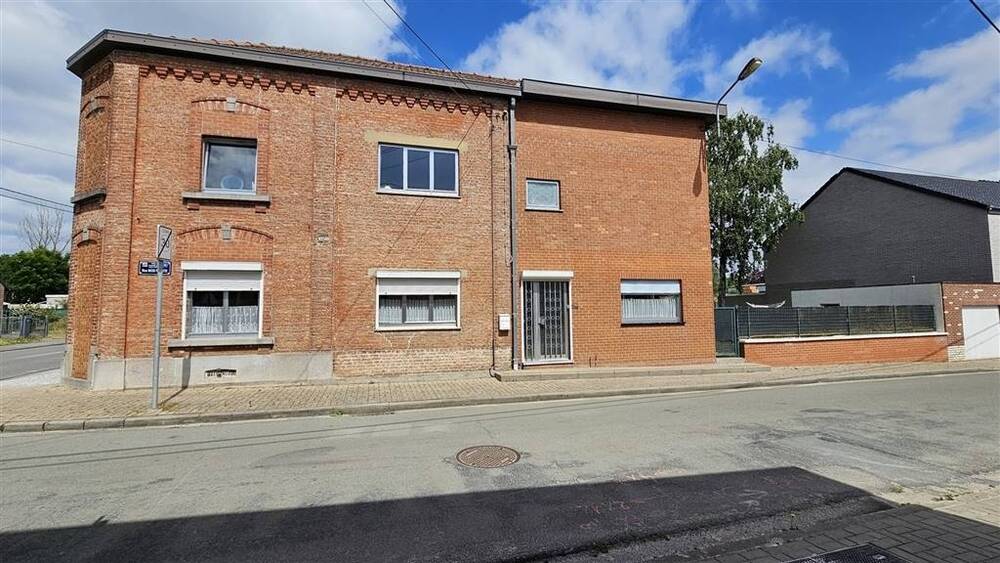 Maison à vendre à Marcinelle 6001 195000.00€ 3 chambres 241.00m² - annonce 527477