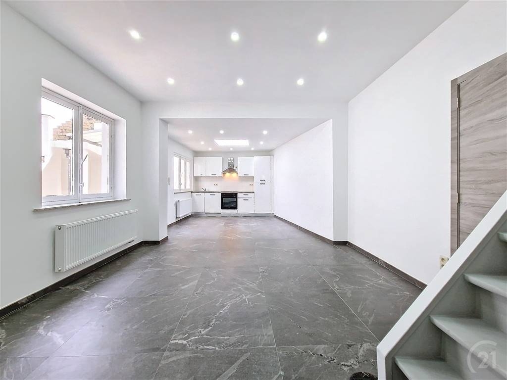 Maison à vendre à Couillet 6010 225000.00€ 3 chambres 182.00m² - annonce 526196