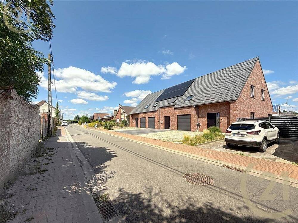 Villa à vendre à Thumaide 7971 275000.00€ 3 chambres 142.00m² - annonce 528139