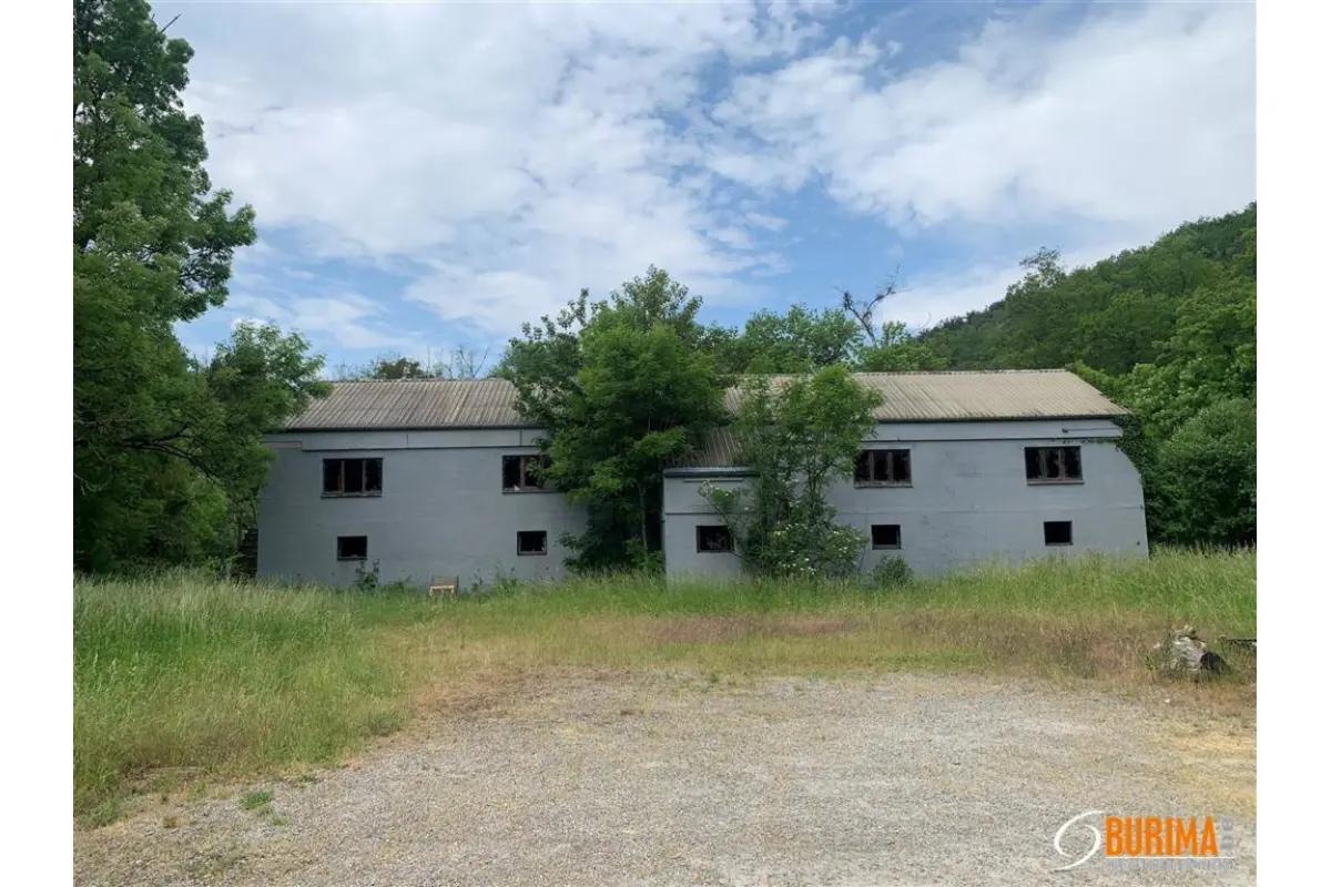 Commerce à  à Mazée 5670 140000.00€  chambres 520.00m² - annonce 528106