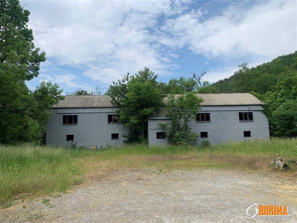 Commerce à à Mazée 5670 140000.00€ chambres 520.00m² - annonce 528106