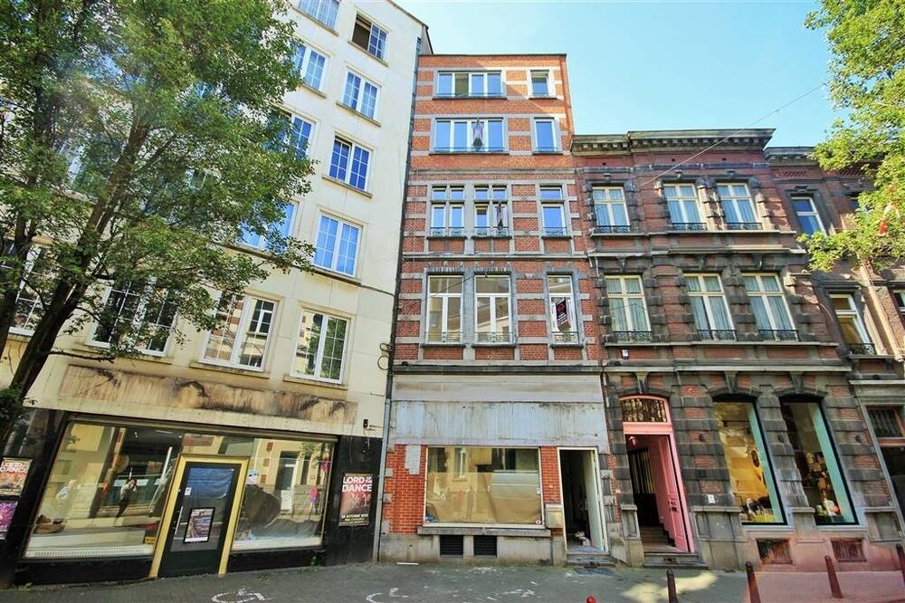 Commerce à louer à Charleroi 6000 825.00€ chambres m² - annonce 528213