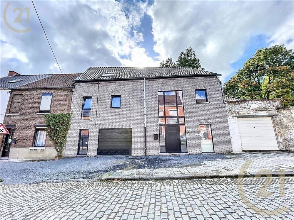 Maison à vendre à Péruwelz 7600 338000.00€ 2 chambres 352.00m² - annonce 528155