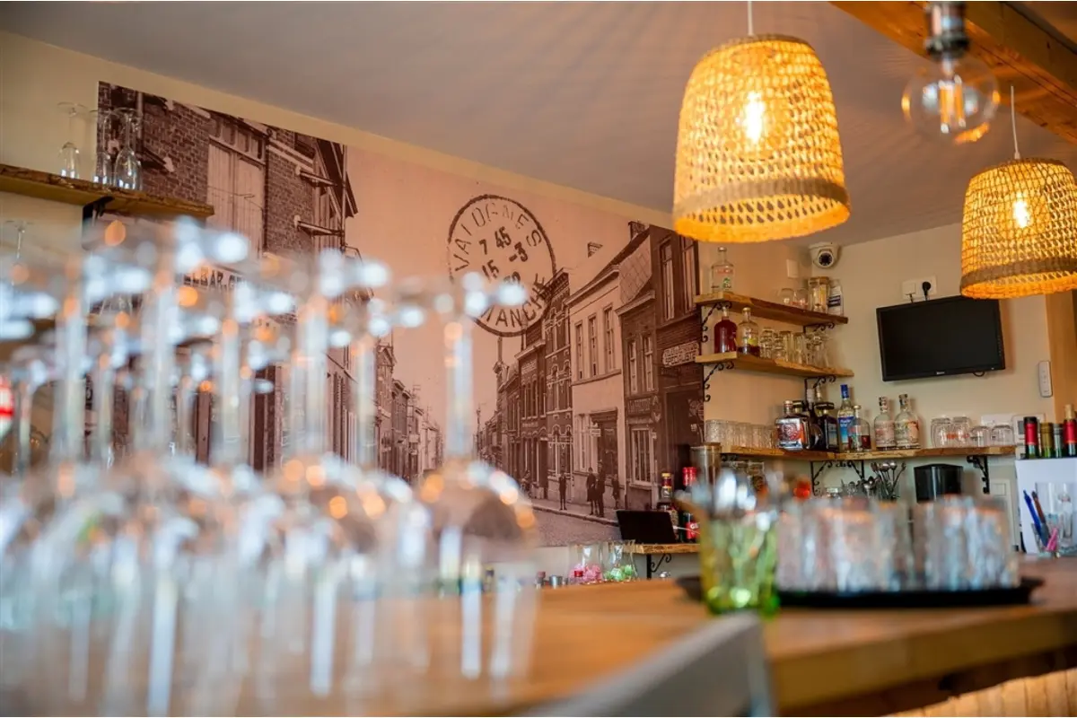 Commerce à vendre à Mouscron 7700 749000.00€ 4 chambres m² - annonce 527776