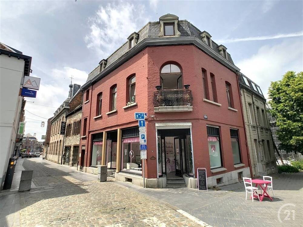 Immeuble de rapport - Immeuble à appartement à vendre à Chimay 6460 325000.00€ 2 chambres 185.00m² - annonce 526123