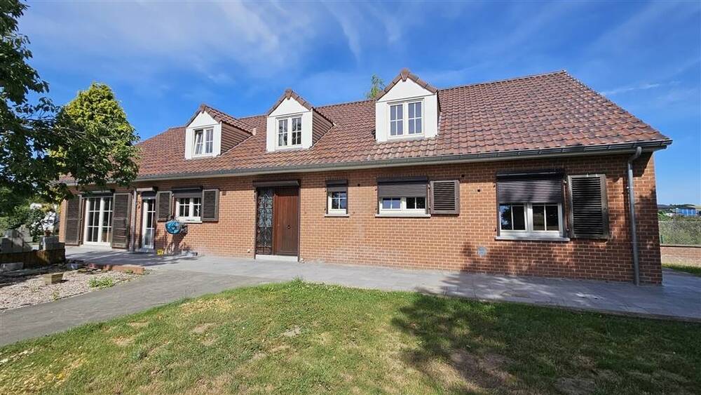 Maison à  à Sars-la-Bruyère 7080 295000.00€ 7 chambres 362.00m² - annonce 528593