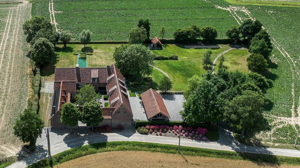 Maison à vendre à Estaimpuis 7730 0.00€ 4 chambres 654.00m² - annonce 528681