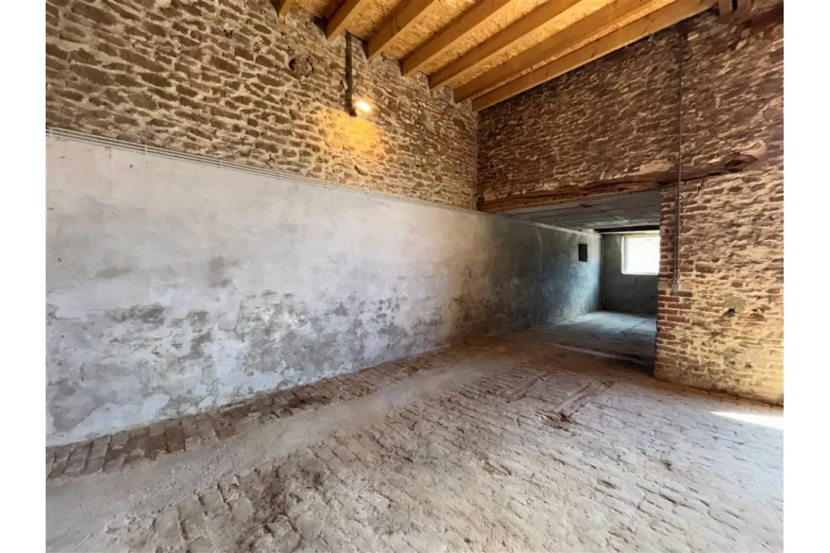 Parking / garage à louer à Blaton 7321 250.00€  chambres m² - annonce 631560