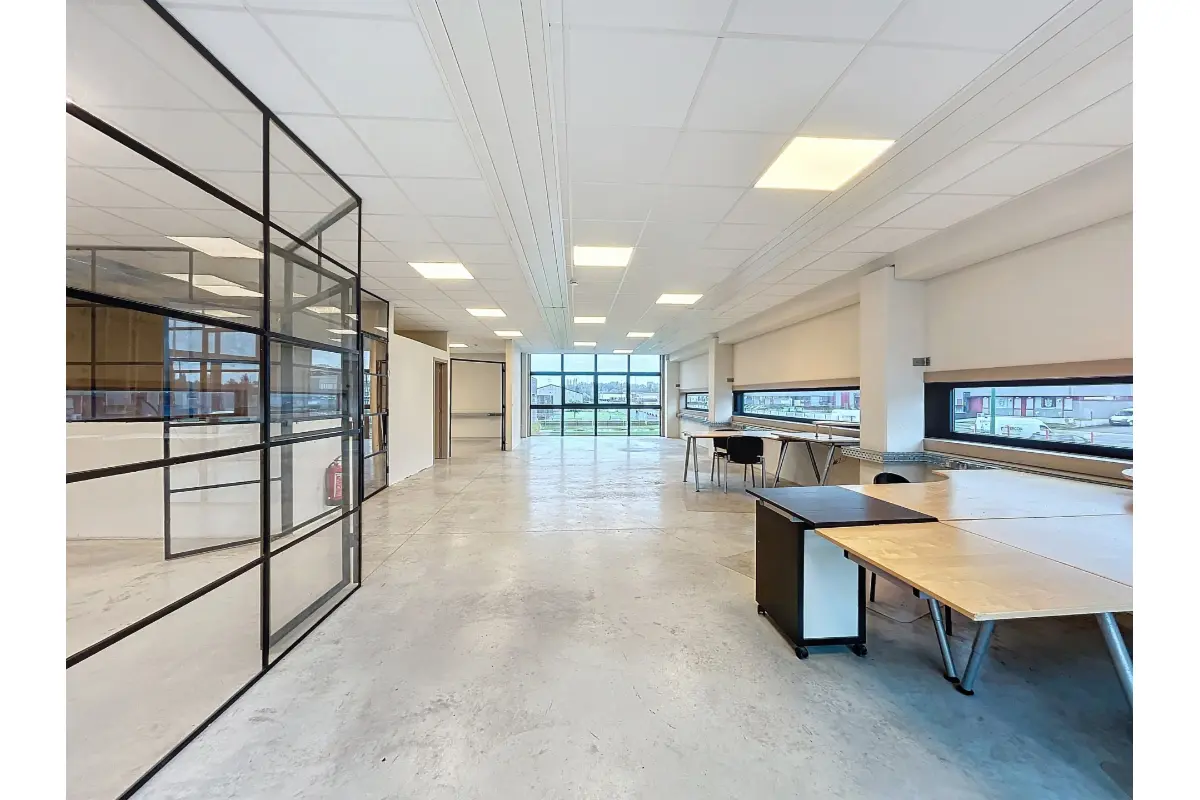 Commerce à  à Fleurus 6220 1400.00€  chambres 140.00m² - annonce 530307