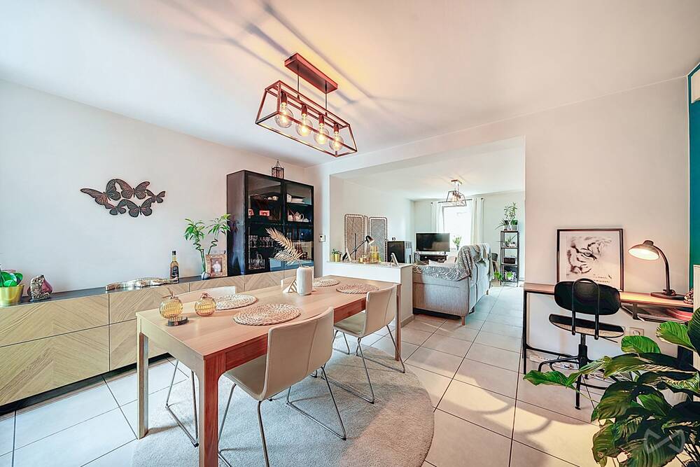Maison à à Couillet 6010 197000.00€ 3 chambres 132.00m² - annonce 530072