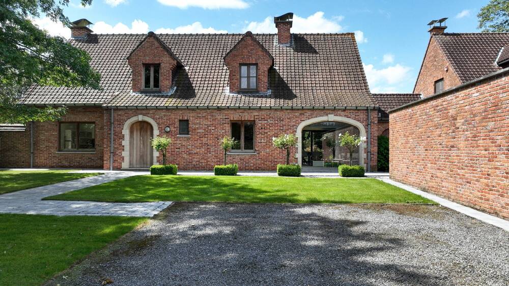 Maison à vendre à Estaimpuis 7730 0.00€ 6 chambres 492.00m² - annonce 533096