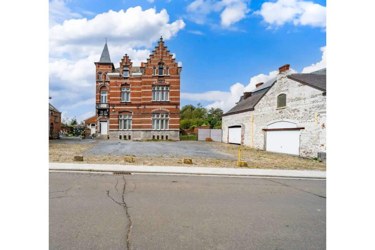 Maison à vendre à Chapelle-lez-Herlaimont 7160 325000.00€ 5 chambres 474.00m² - annonce 534072