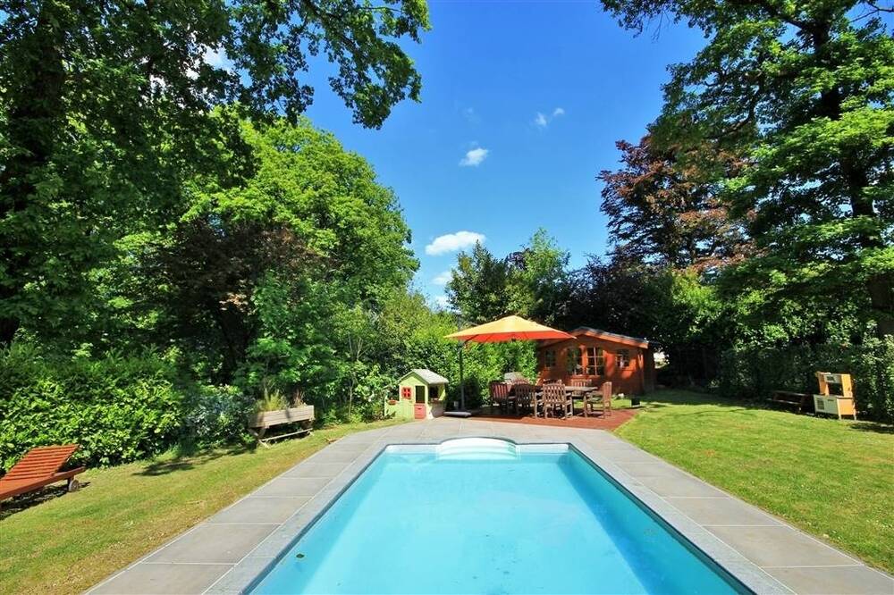 Maison à vendre à Montigny-le-Tilleul 6110 795000.00€ 5 chambres 341.00m² - annonce 536340