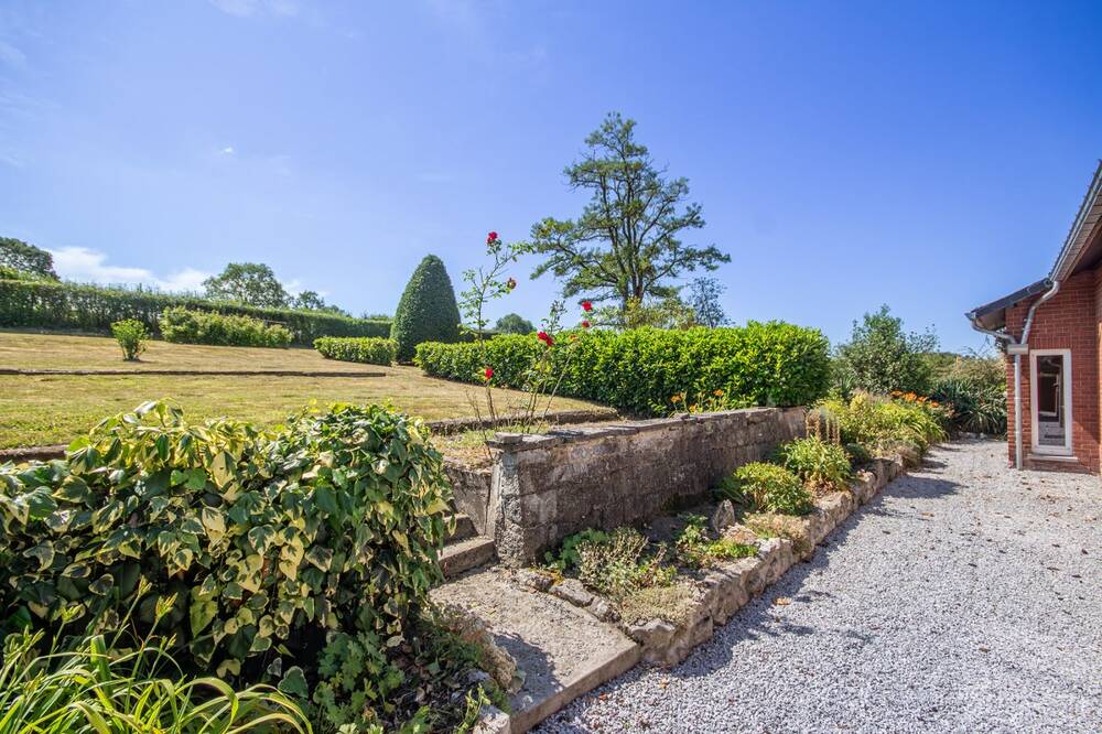 Villa à vendre à Froidchapelle 6440 220000.00€ 2 chambres 100.00m² - annonce 536790
