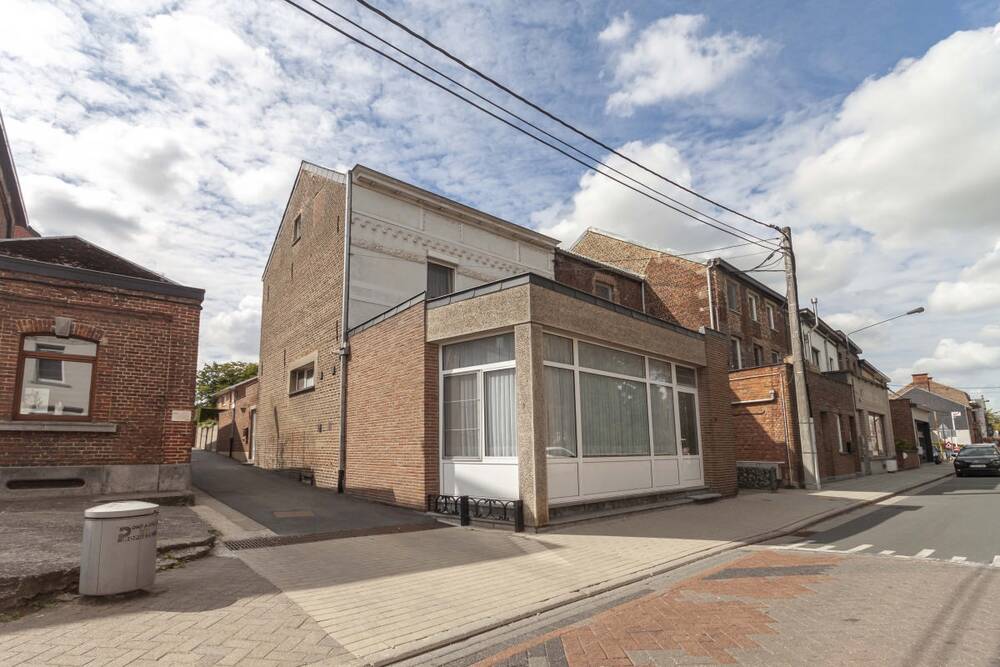Immeuble de rapport - Immeuble à appartement à vendre à Pont-à-Celles 6230 265000.00€ 6 chambres 248.00m² - annonce 536797