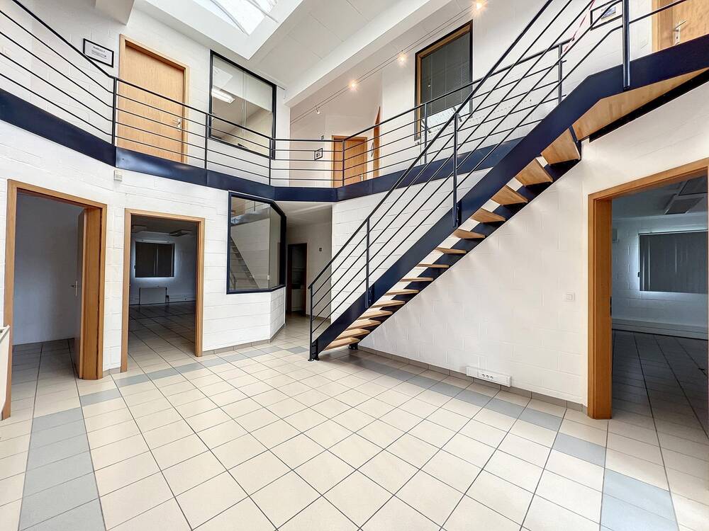 Commerce à  à Walcourt 5650 170.00€  chambres 10.00m² - annonce 537604
