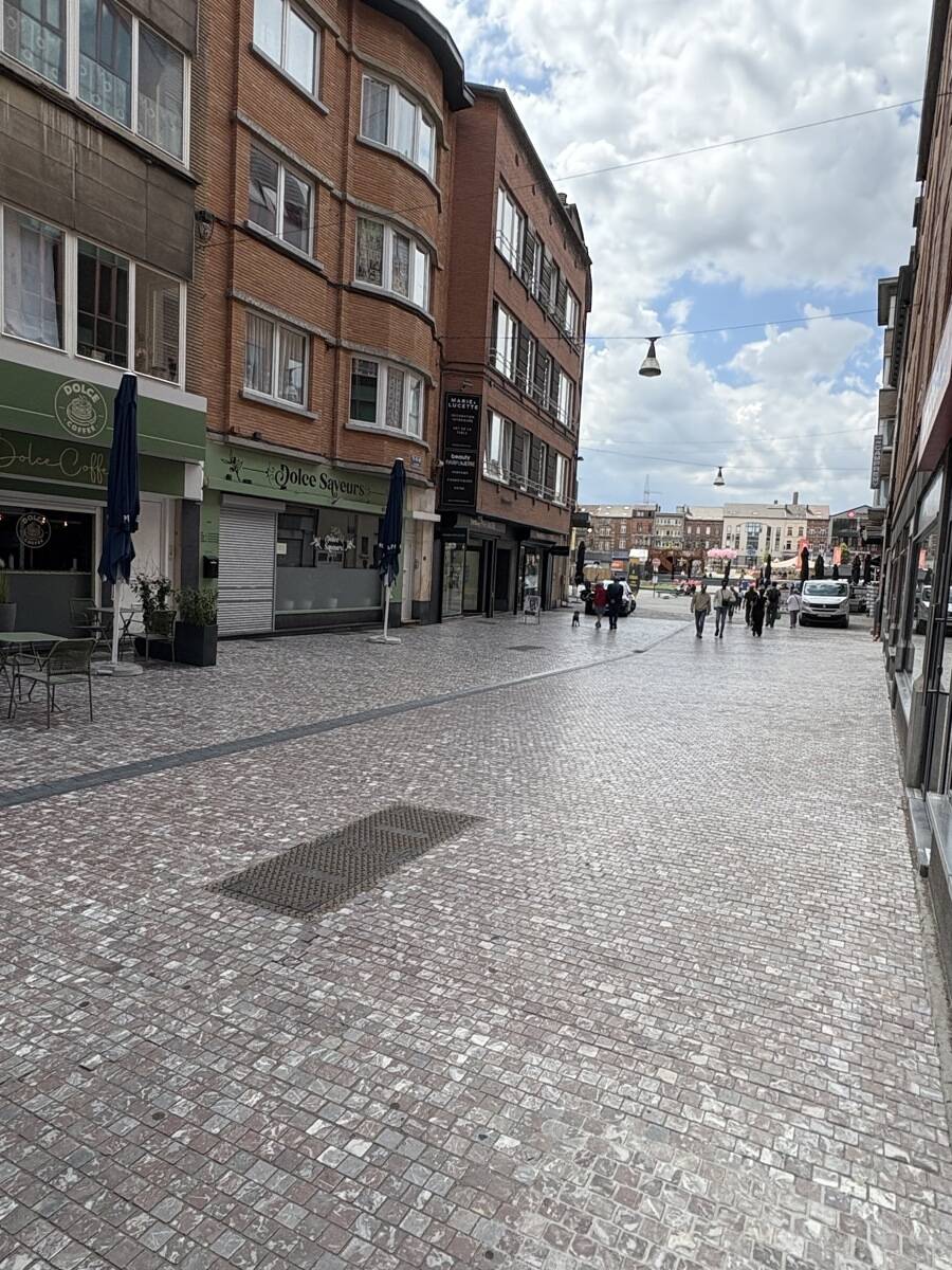 Commerce à à Charleroi 6000 1950.00€ chambres 80.00m² - annonce 537659