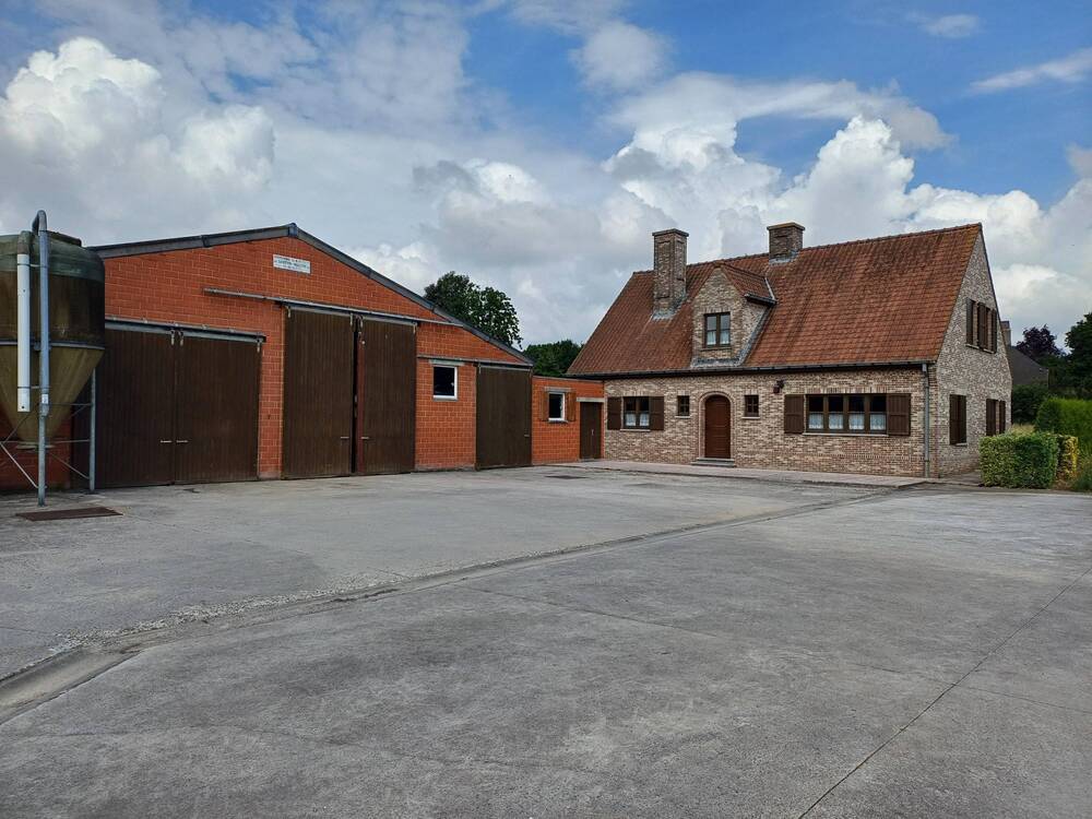 Commerce à vendre à Givry 7041 485000.00€ 4 chambres m² - annonce 538951