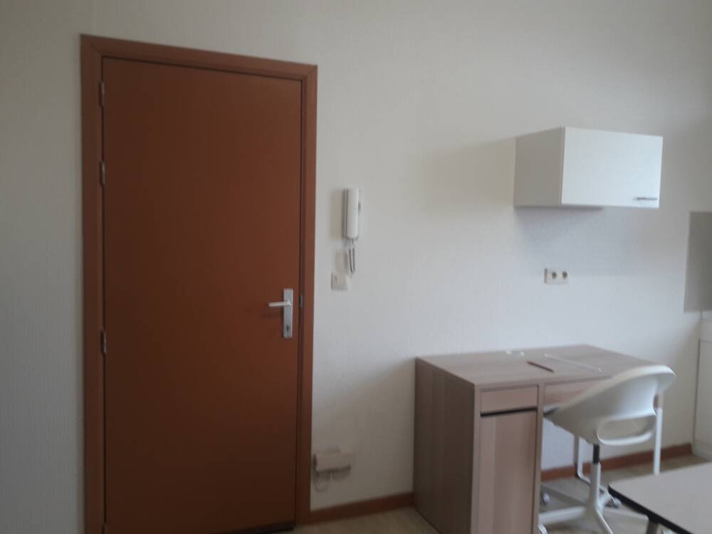 Studio à louer à Montignies-sur-Sambre 6061 390.00€ 1 chambres 18.00m² - annonce 540806