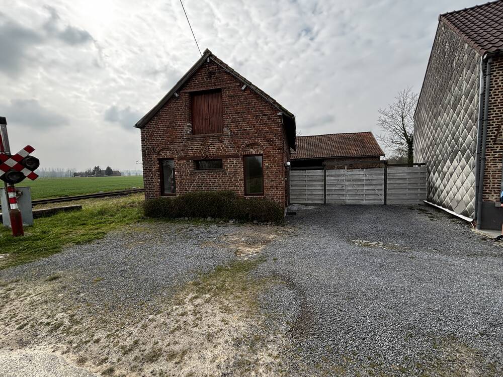 Commerce à louer à Meslin-l'Evèque 7822 600.00€ 0 chambres m² - annonce 542759