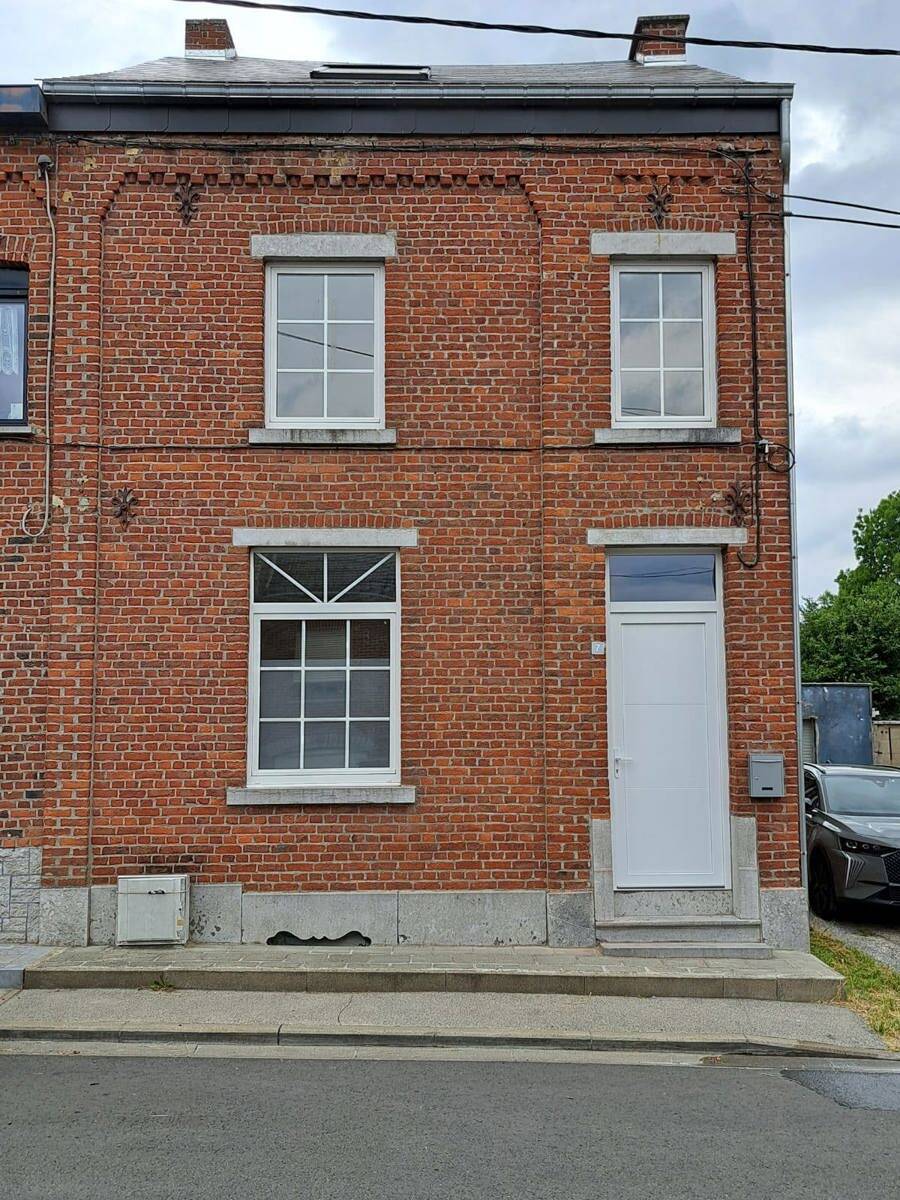 Maison à louer à Leval-Trahegnies 7134 1050.00€ 3 chambres 120.00m² - annonce 542673