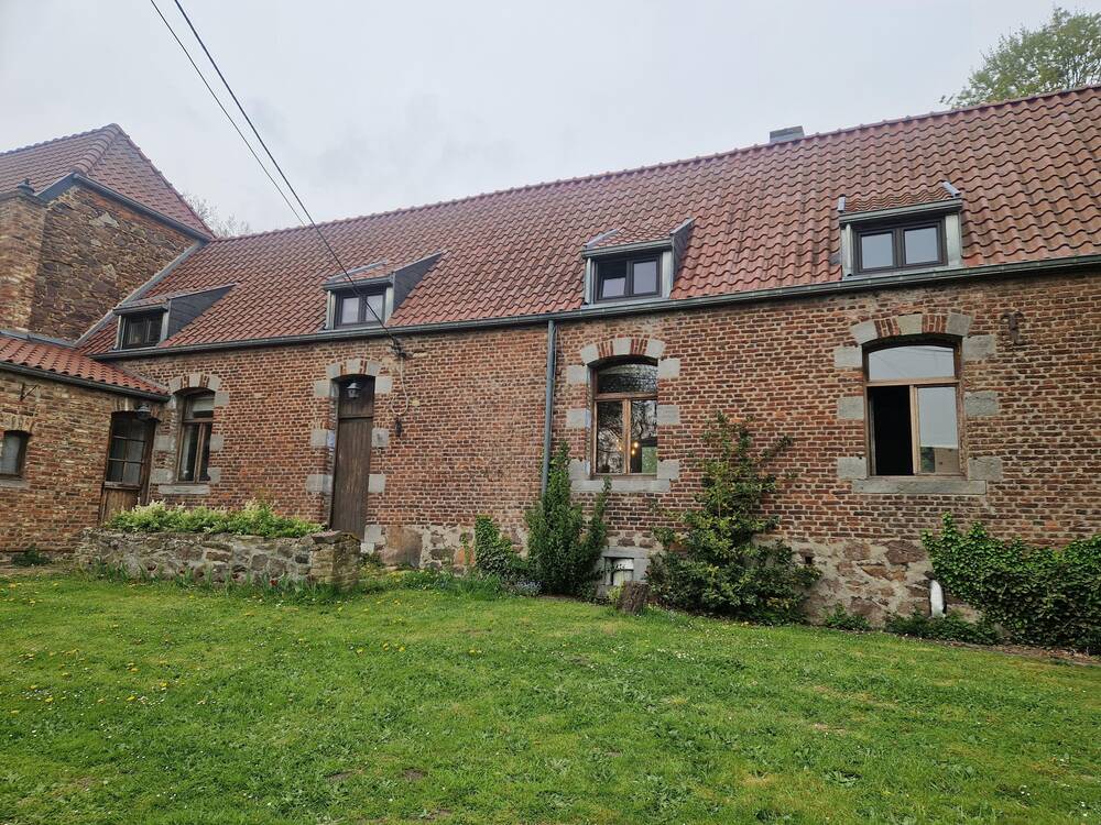 Villa à vendre à Sars-la-Buissière 6542 285000.00€ 4 chambres m² - annonce 551305