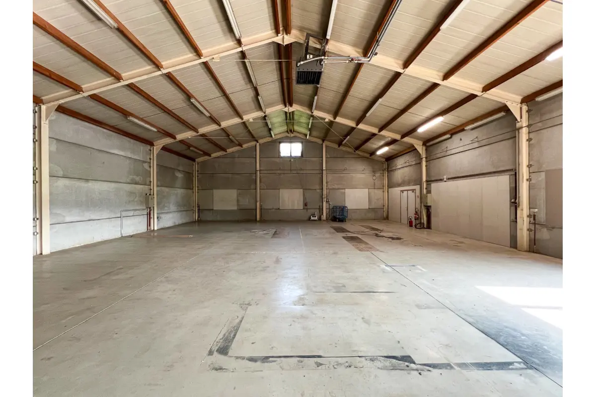 Commerce à louer à Arquennes 7181 1800.00€  chambres 420.00m² - annonce 553252