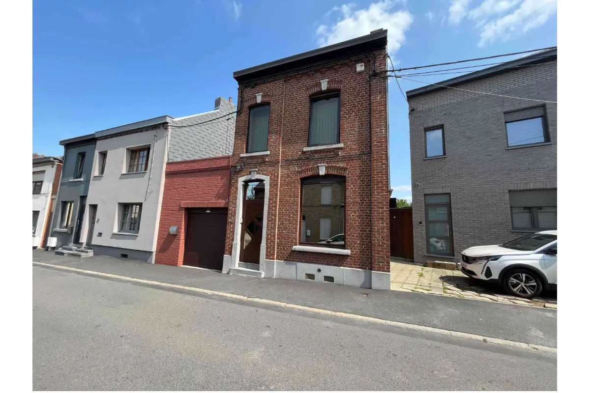 Maison à vendre à Couillet 6010 210000.00€ 2 chambres 189.00m² - annonce 554328