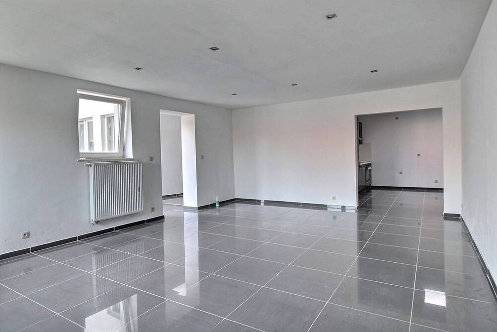 Immeuble de rapport - Immeuble à appartement à  à Jemeppe-sur-Sambre 5190 480000.00€  chambres 272.00m² - annonce 554170
