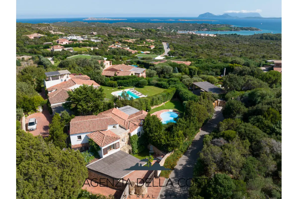 Maison à vendre à Haine-Saint-Paul 7100 2000000.00€  chambres m² - annonce 557416