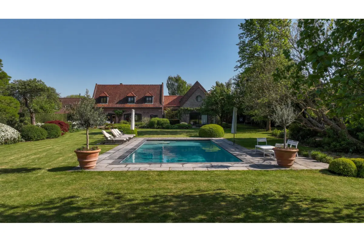 Maison à vendre à Estaimpuis 7730 0.00€ 6 chambres 600.00m² - annonce 557831