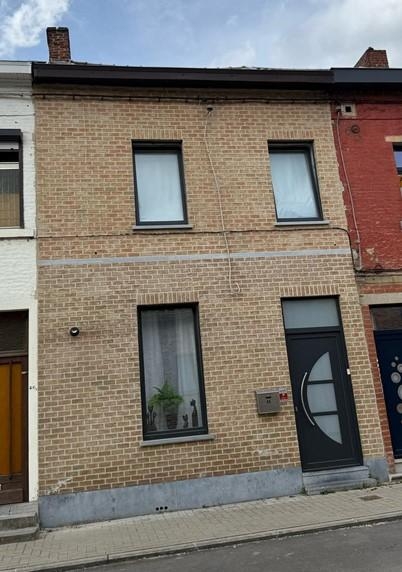 Maison à vendre à Haine-Saint-Pierre 7100 185000.00€ 4 chambres m² - annonce 561238