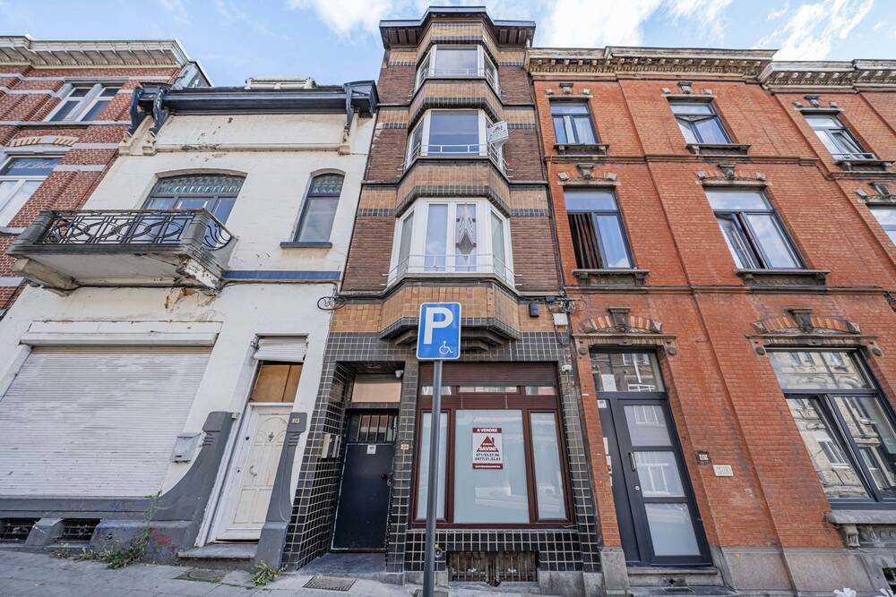Villa à vendre à Charleroi 6000 325000.00€ 6 chambres 277.00m² - annonce 563667