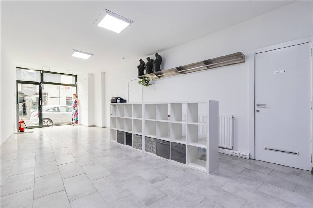 Commerce à vendre à Leuze-en-Hainaut 7900 89500.00€ chambres 45.00m² - annonce 564017