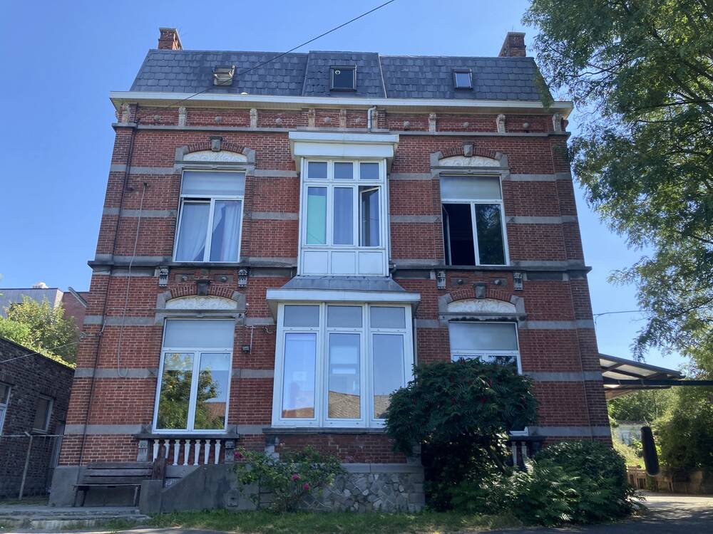 Maison de maître à vendre à Couillet 6010 350000.00€ 10 chambres 700.00m² - annonce 565050