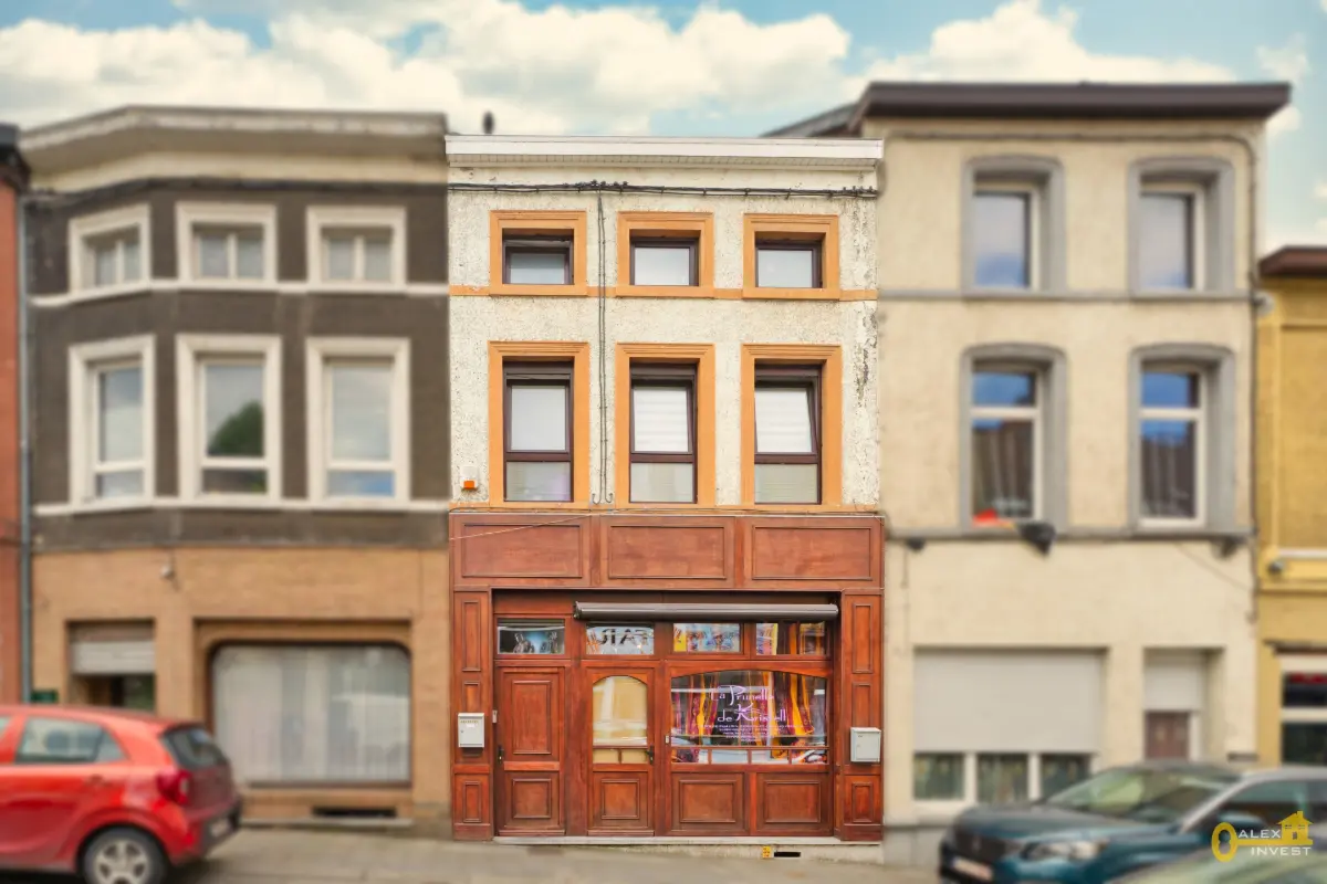 Immeuble de rapport - Immeuble à appartement à vendre à Strépy-Bracquegnies 7110 185000.00€ 2 chambres 161.00m² - annonce 566799