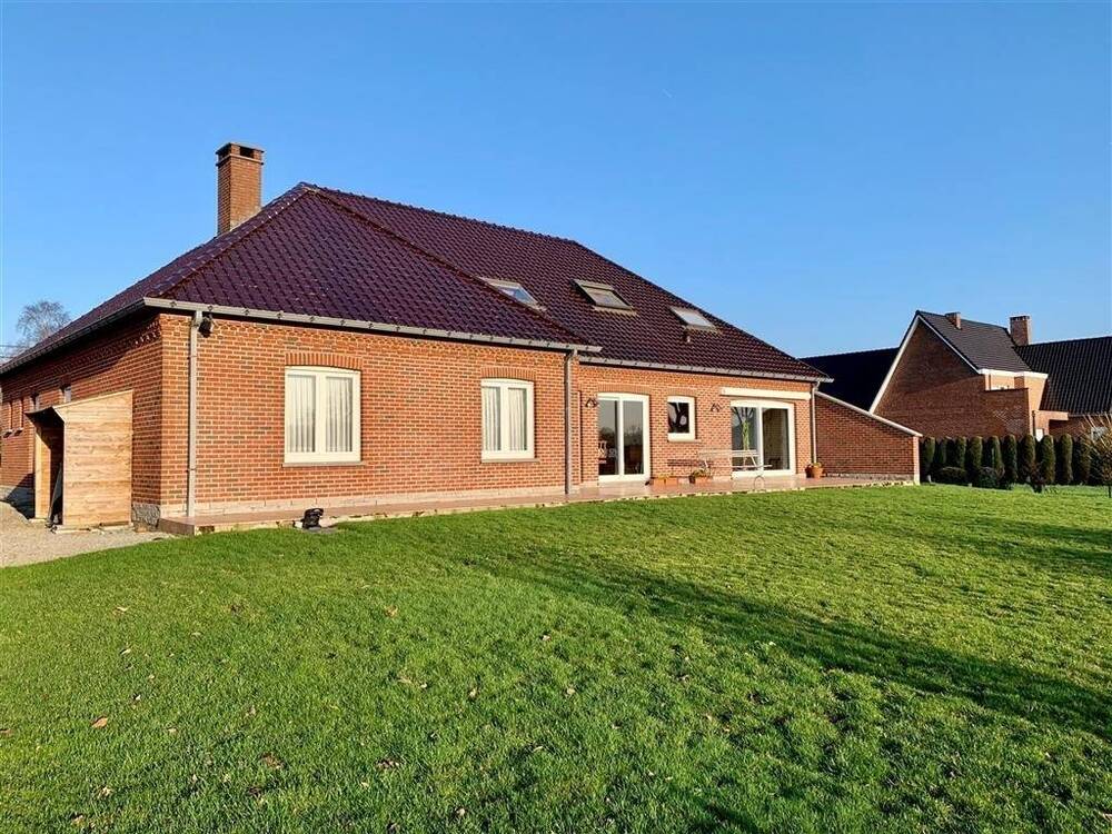 Villa à louer à Ramegnies-Chin 7520 1280.00€ 4 chambres 256.00m² - annonce 570785